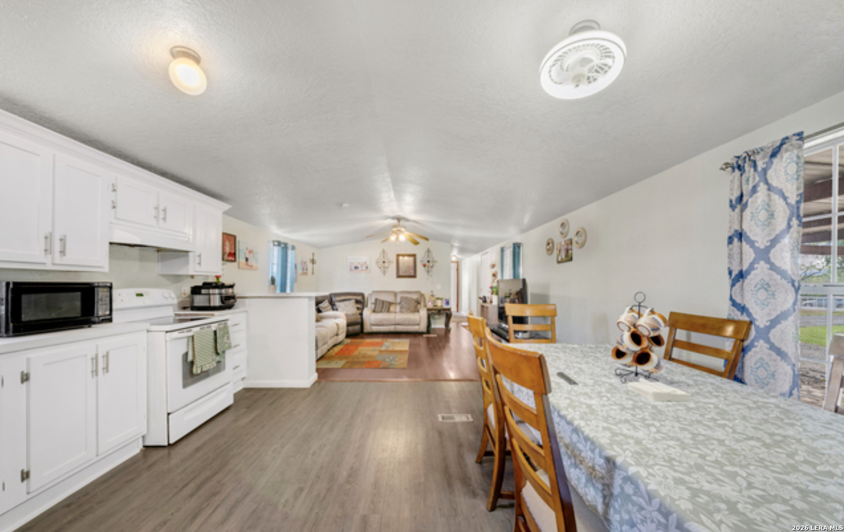 11791 Kinney Road Atascosa TX 78002
