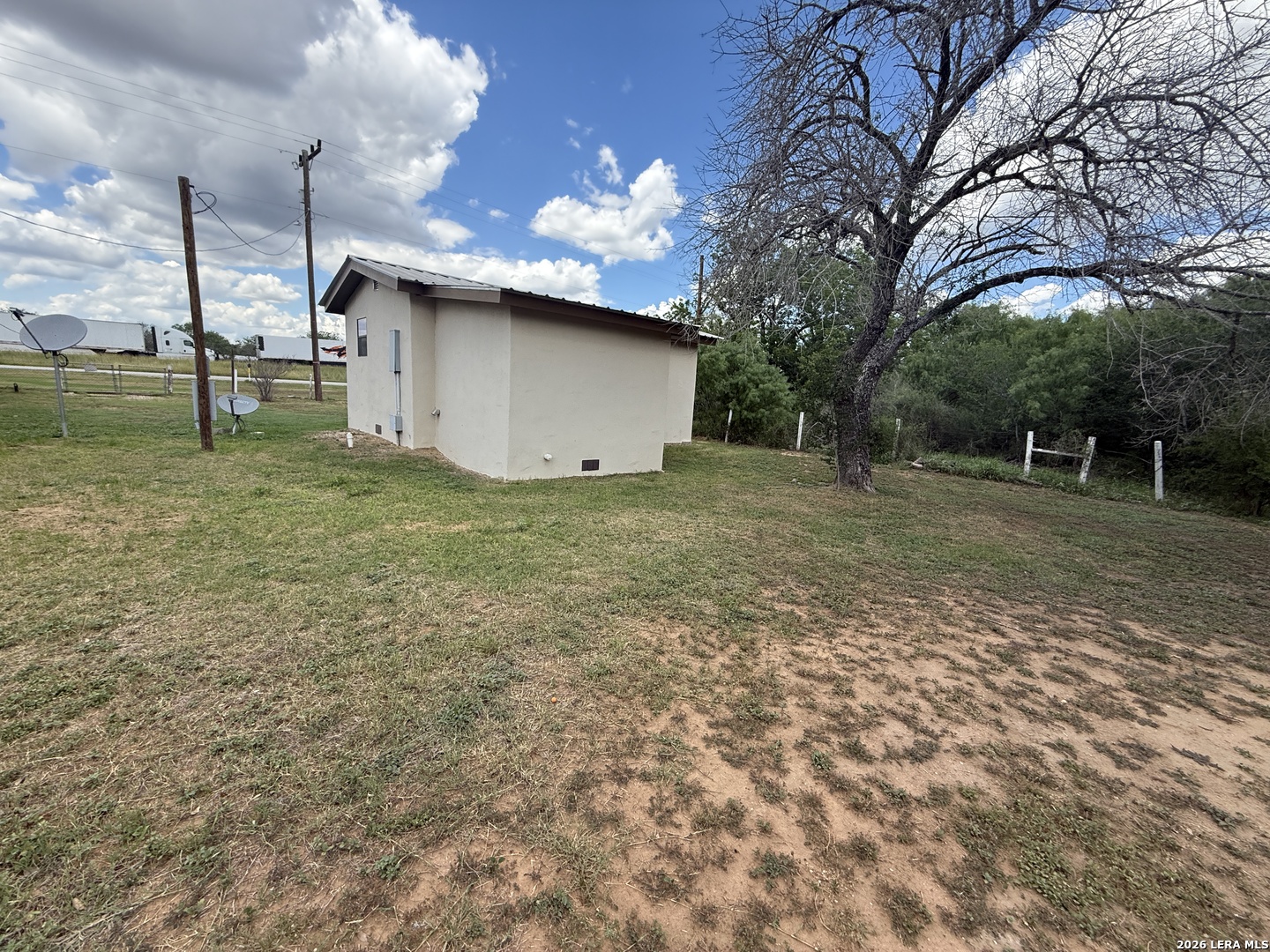 220 County Road 2690 Moore TX 78057
