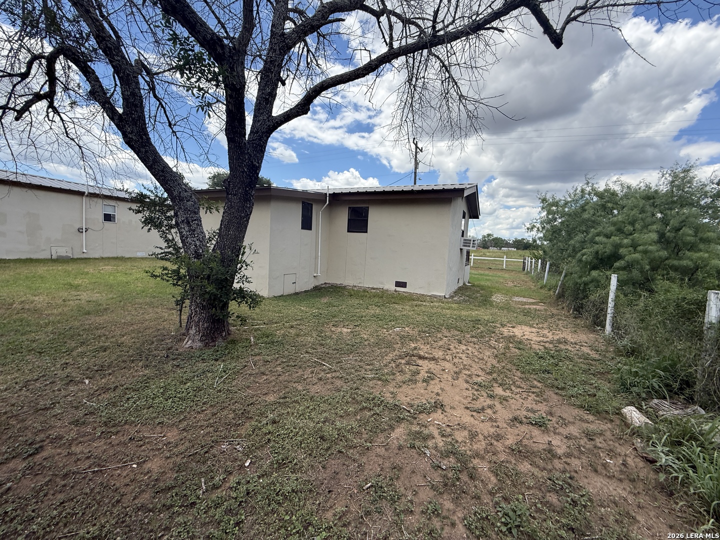 220 County Road 2690 Moore TX 78057