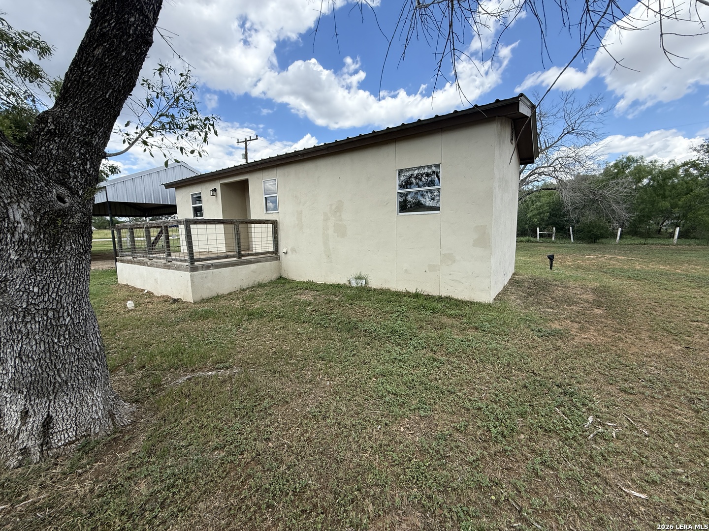 220 County Road 2690 Moore TX 78057