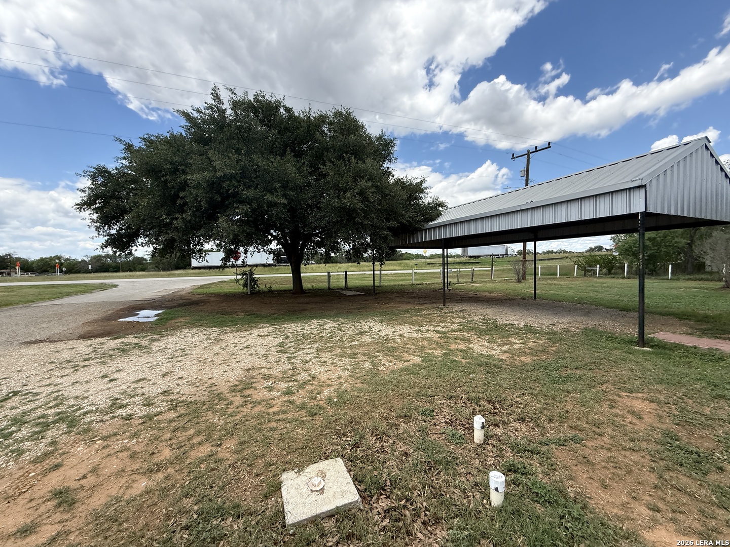 220 County Road 2690 Moore TX 78057