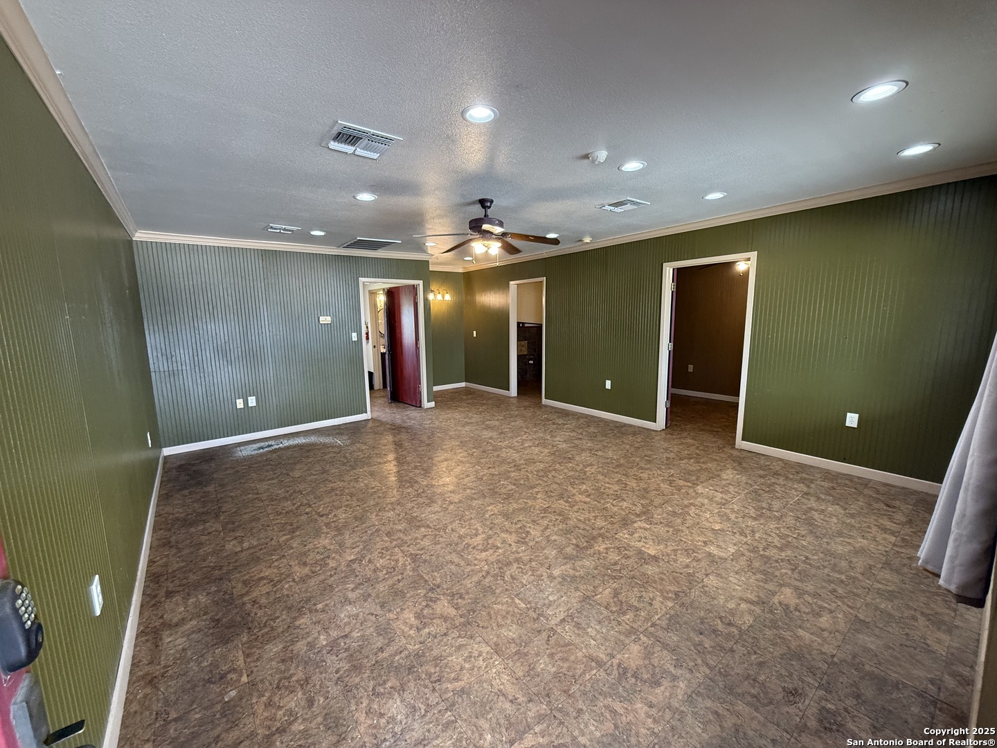 1920 10th Floresville TX 78114