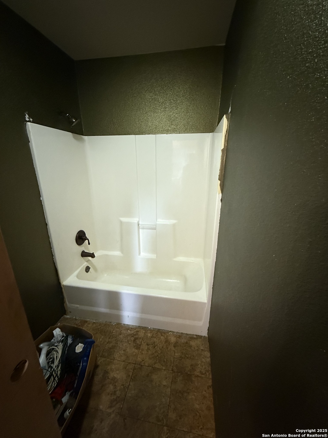 1920 10th Floresville TX 78114