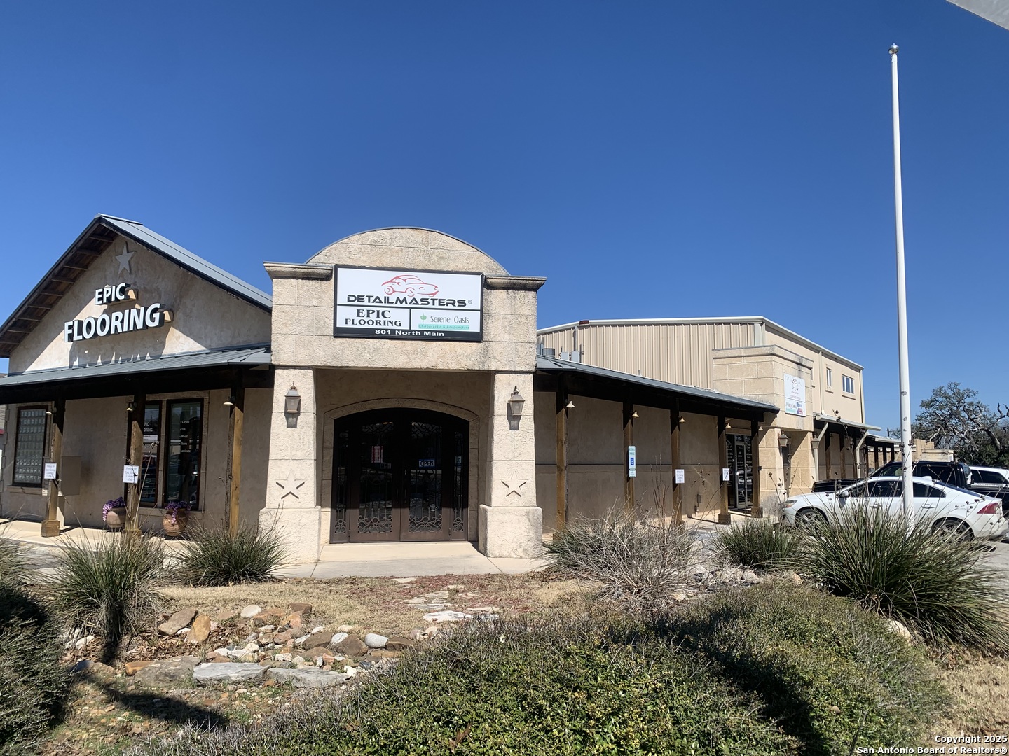 801 N. Main Street Boerne TX 78006