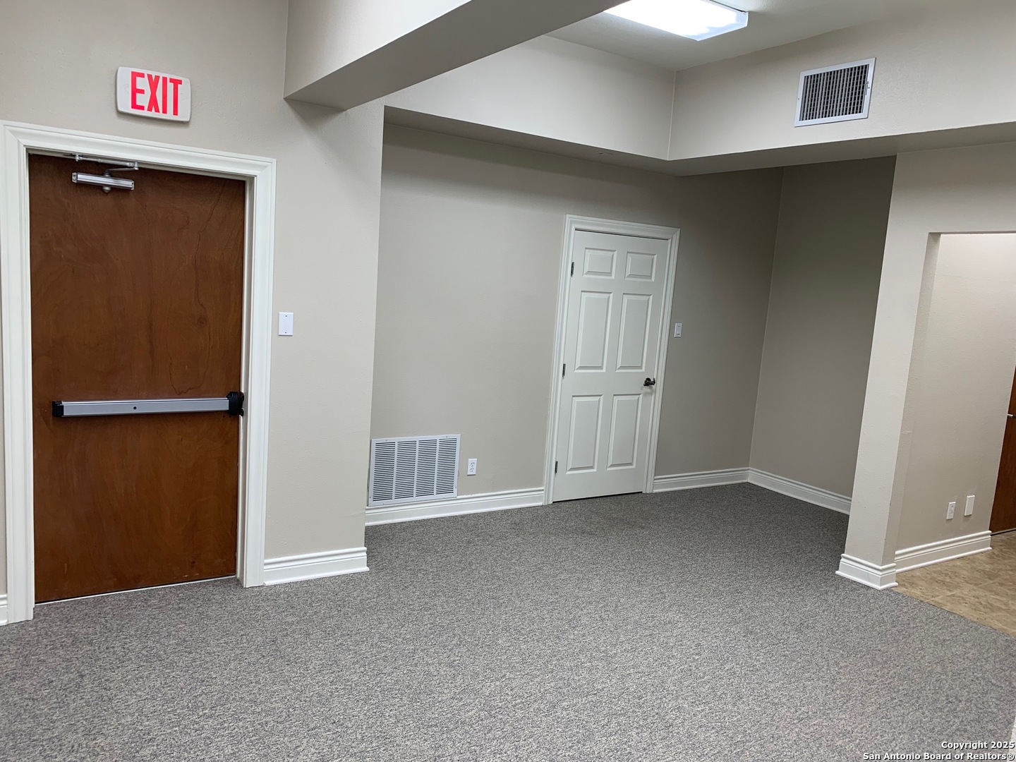 801 N. Main Street Boerne TX 78006