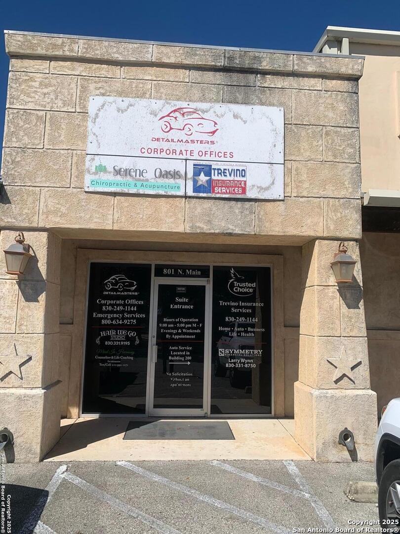 801 N. Main Street Boerne TX 78006