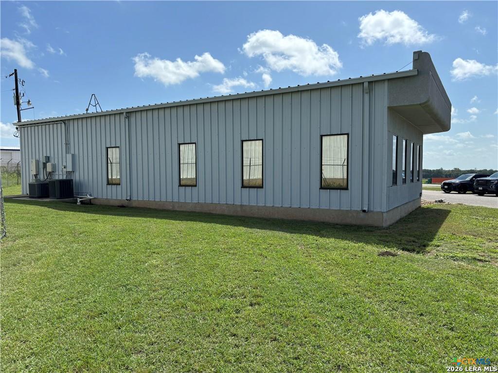 3040 W Interstate 10 Seguin TX 78155