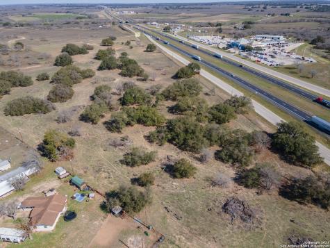 000 I-35 Devine TX 78016