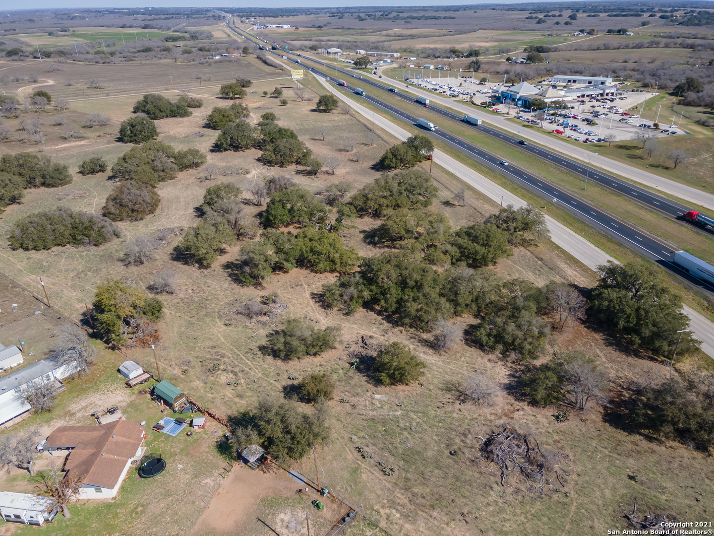 000 I-35 Devine TX 78016