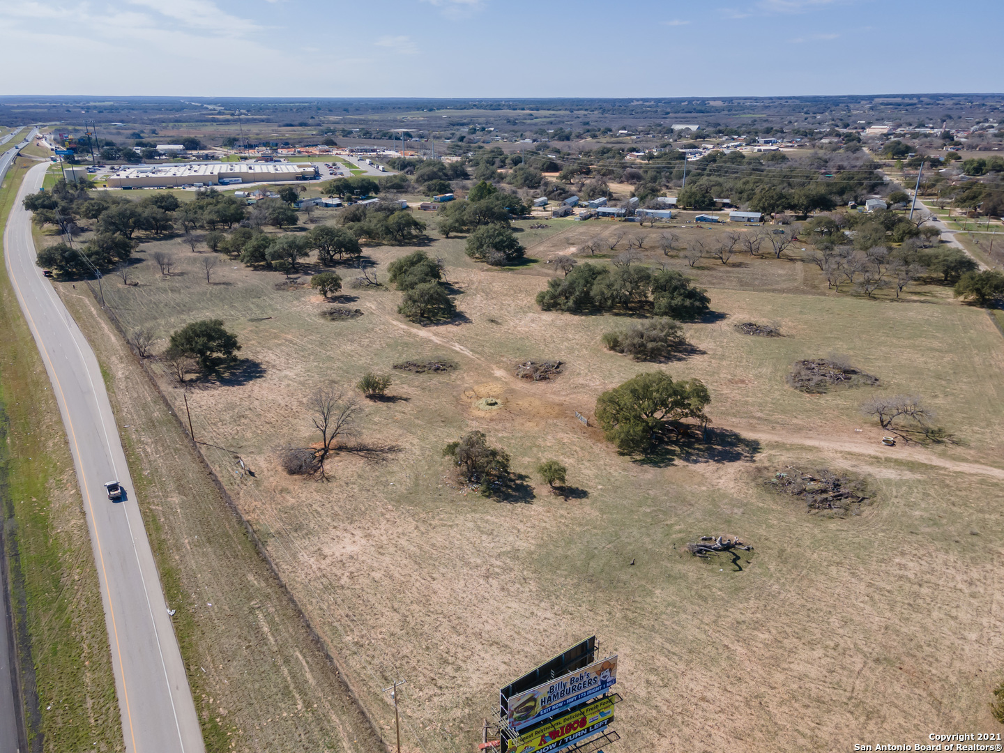 000 I-35 Devine TX 78016