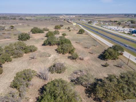 000 I-35 Devine TX 78016