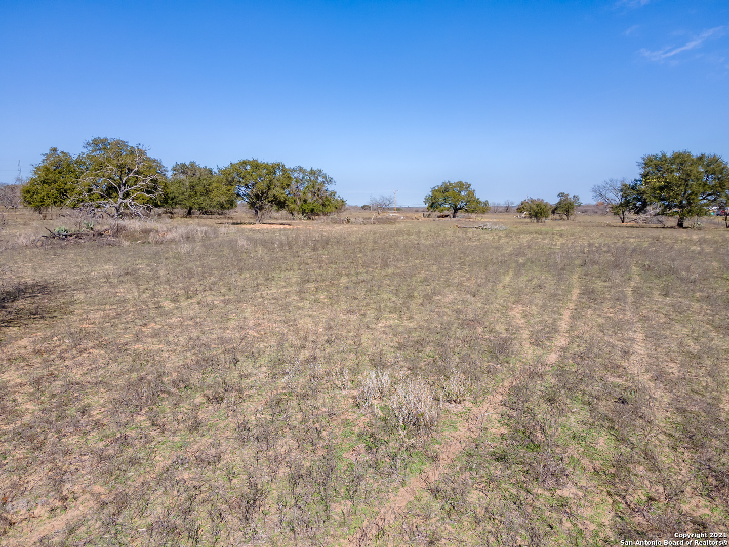 000 I-35 Devine TX 78016