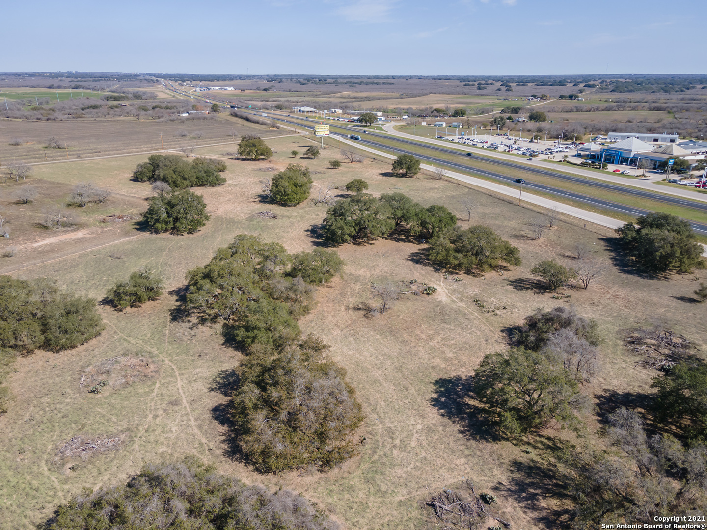 000 I-35 Devine TX 78016