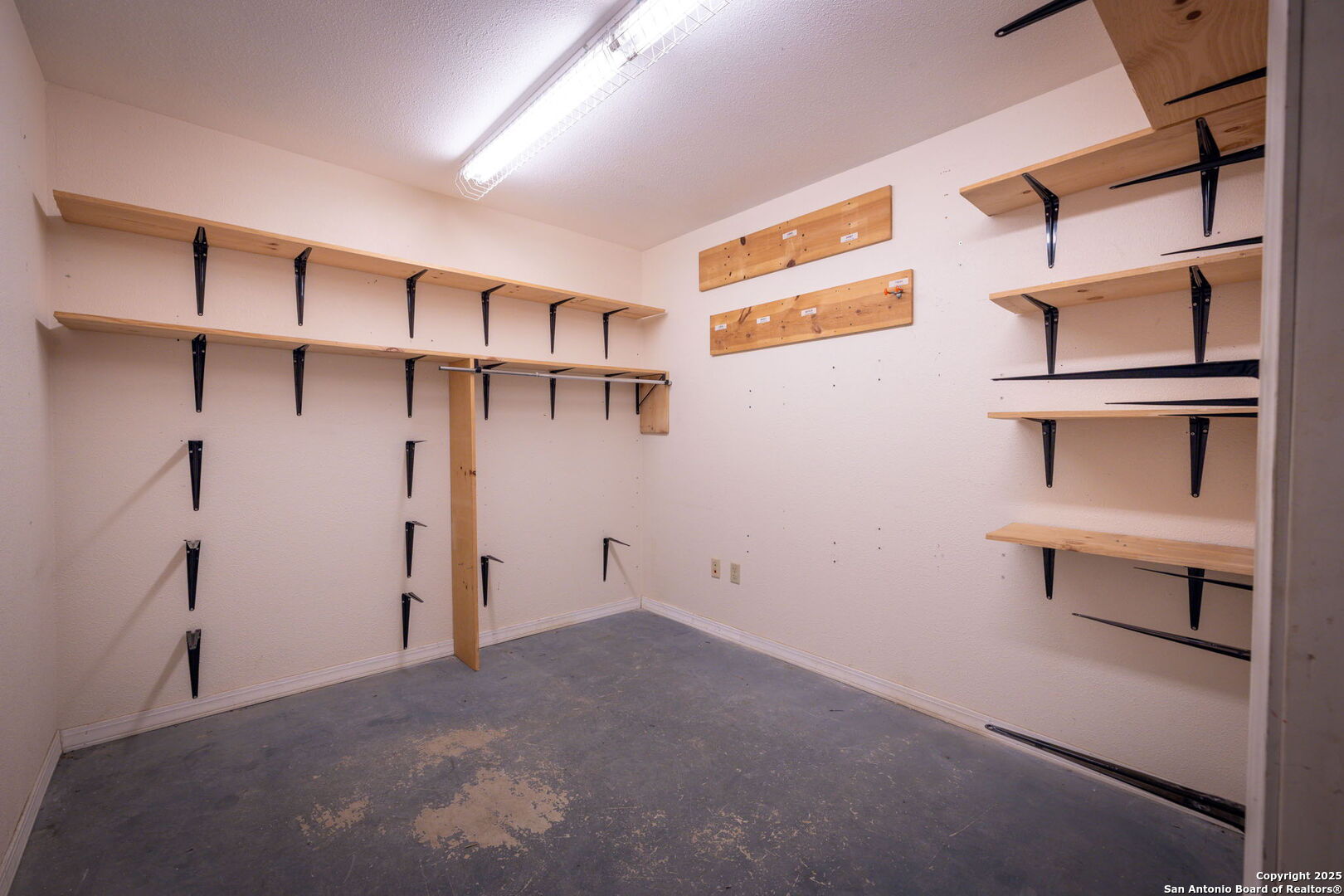 180 Spring Mountain Canyon Lake TX 78133