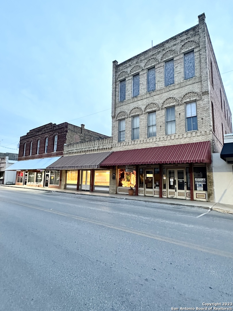 1708 Avenue M Hondo TX 78861