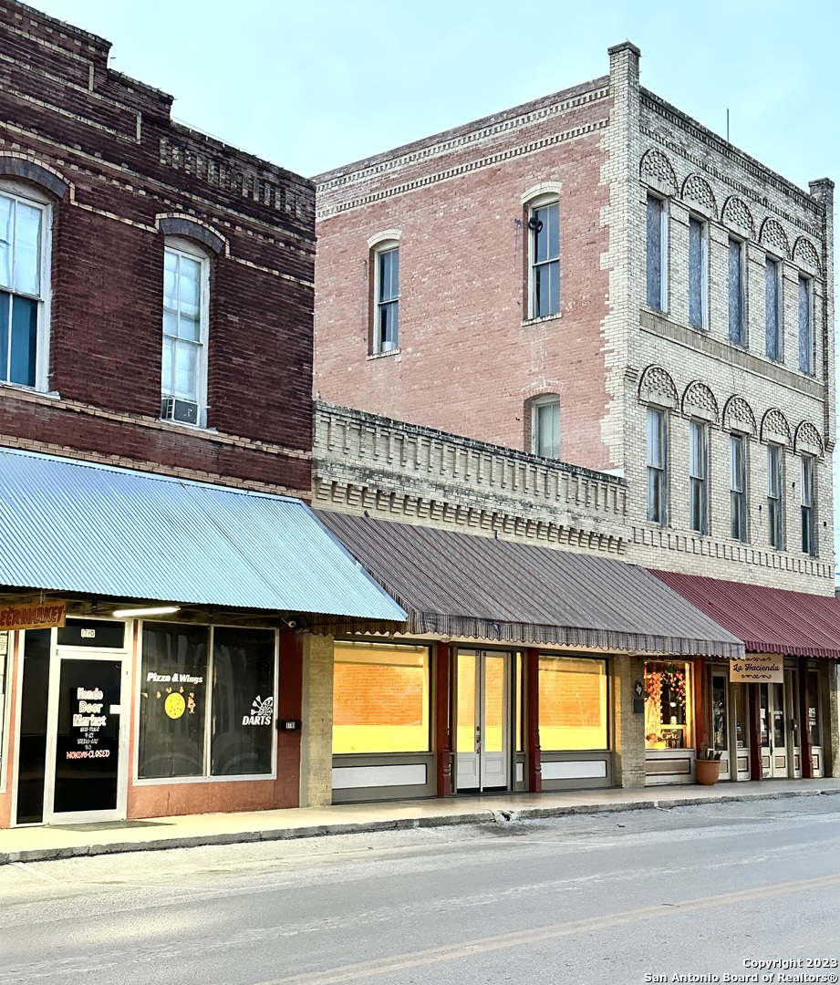 1708 Avenue M Hondo TX 78861