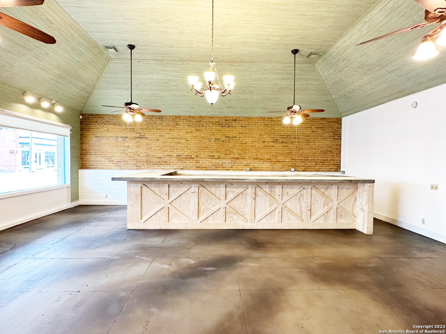 1708 Avenue M Hondo TX 78861