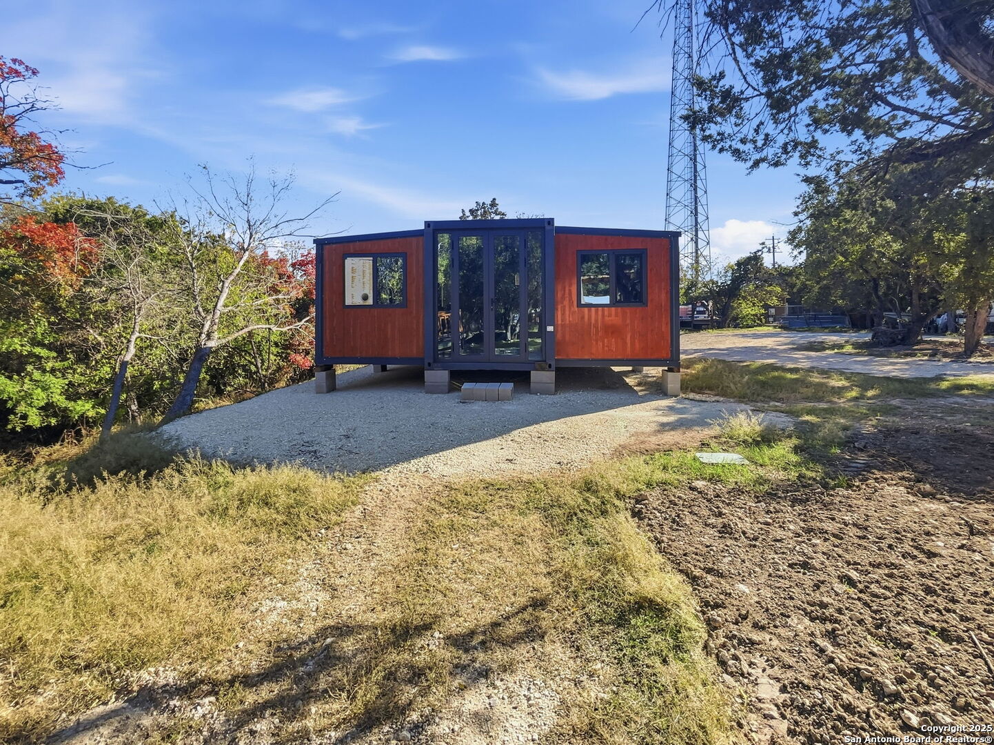 9084 Fm 1283 Lakehills TX 78063