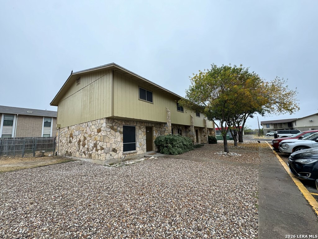 800 Bibb Eagle Pass TX 78852