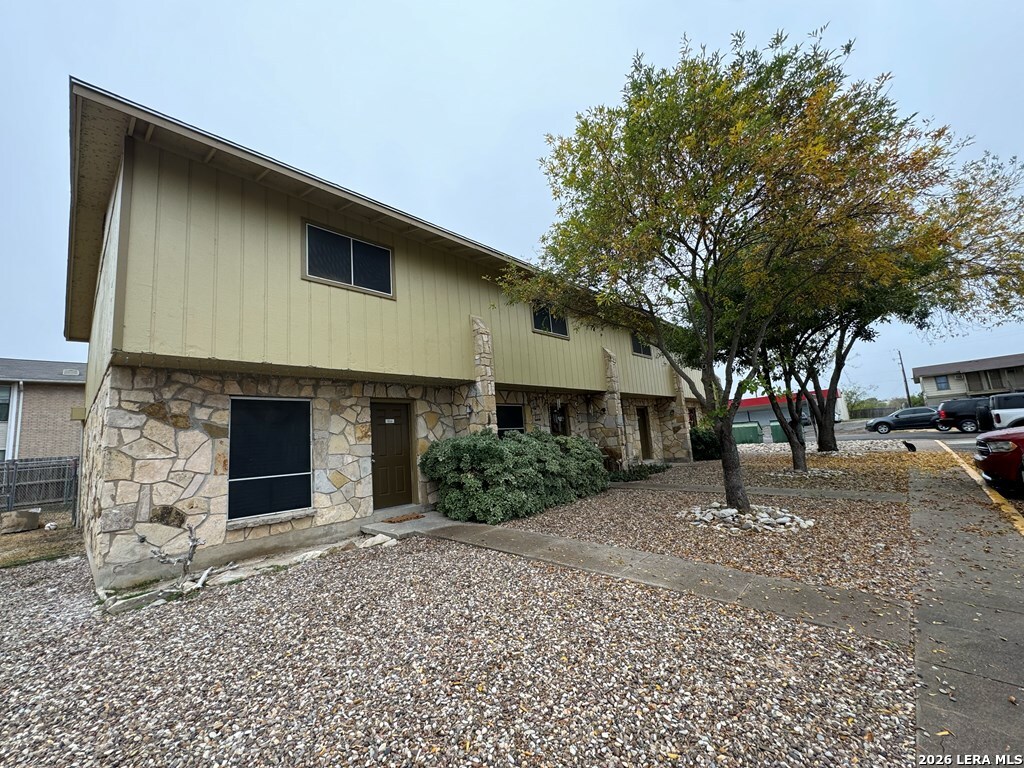 800 Bibb Eagle Pass TX 78852