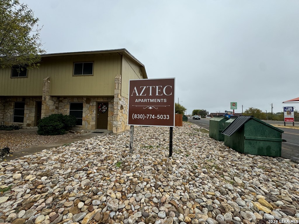 800 Bibb Eagle Pass TX 78852