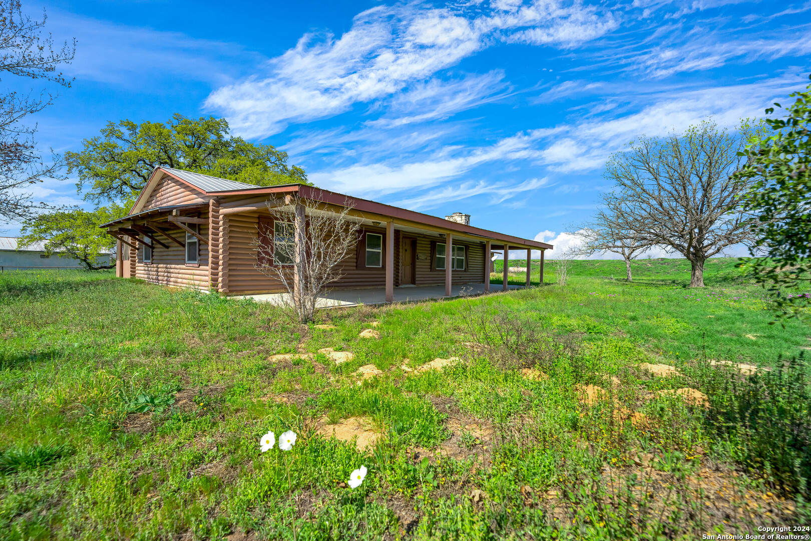 1221 Us-181 N Floresville TX 78114