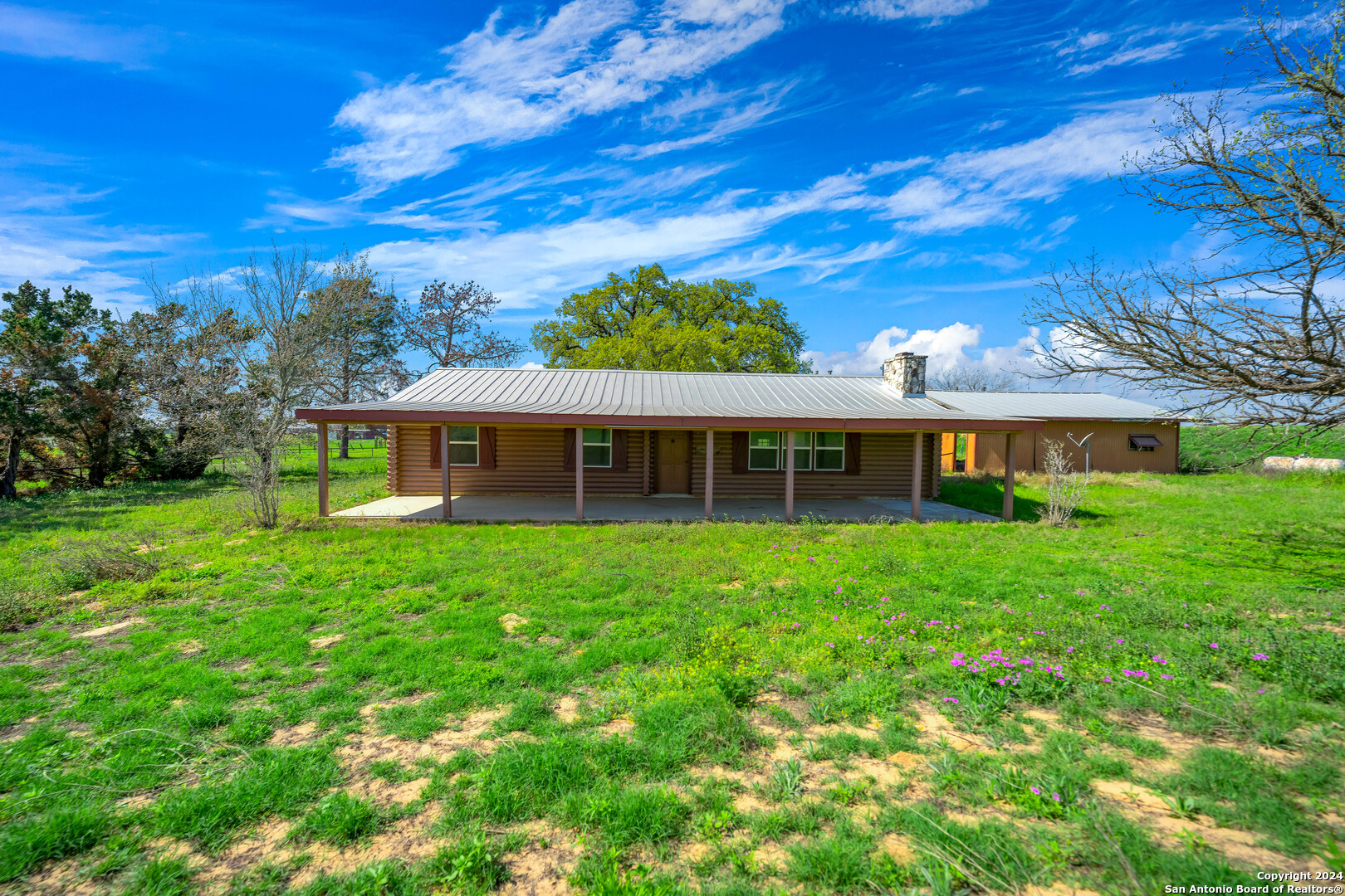 1221 Us-181 N Floresville TX 78114