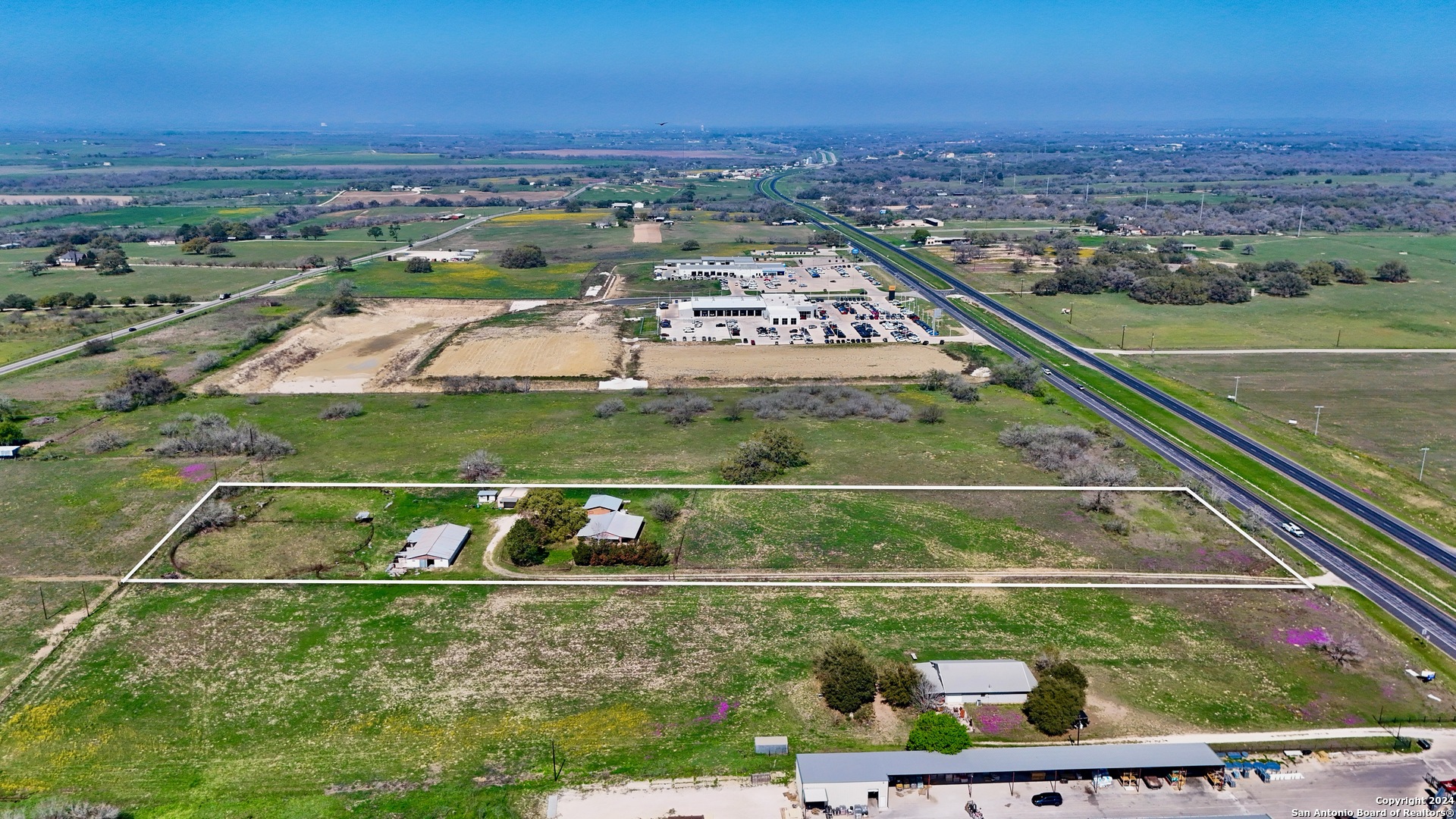 1221 Us-181 N Floresville TX 78114