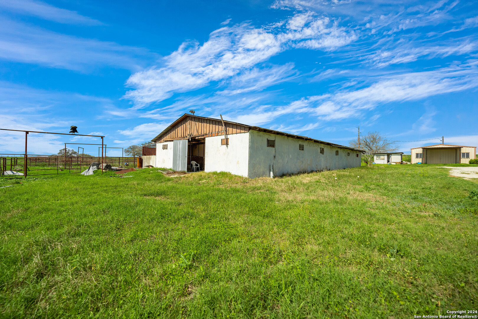 1221 Us-181 N Floresville TX 78114