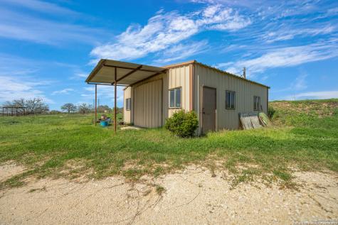 1221 Us-181 N Floresville TX 78114