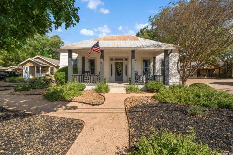 916 E Blanco Road Boerne TX 78006