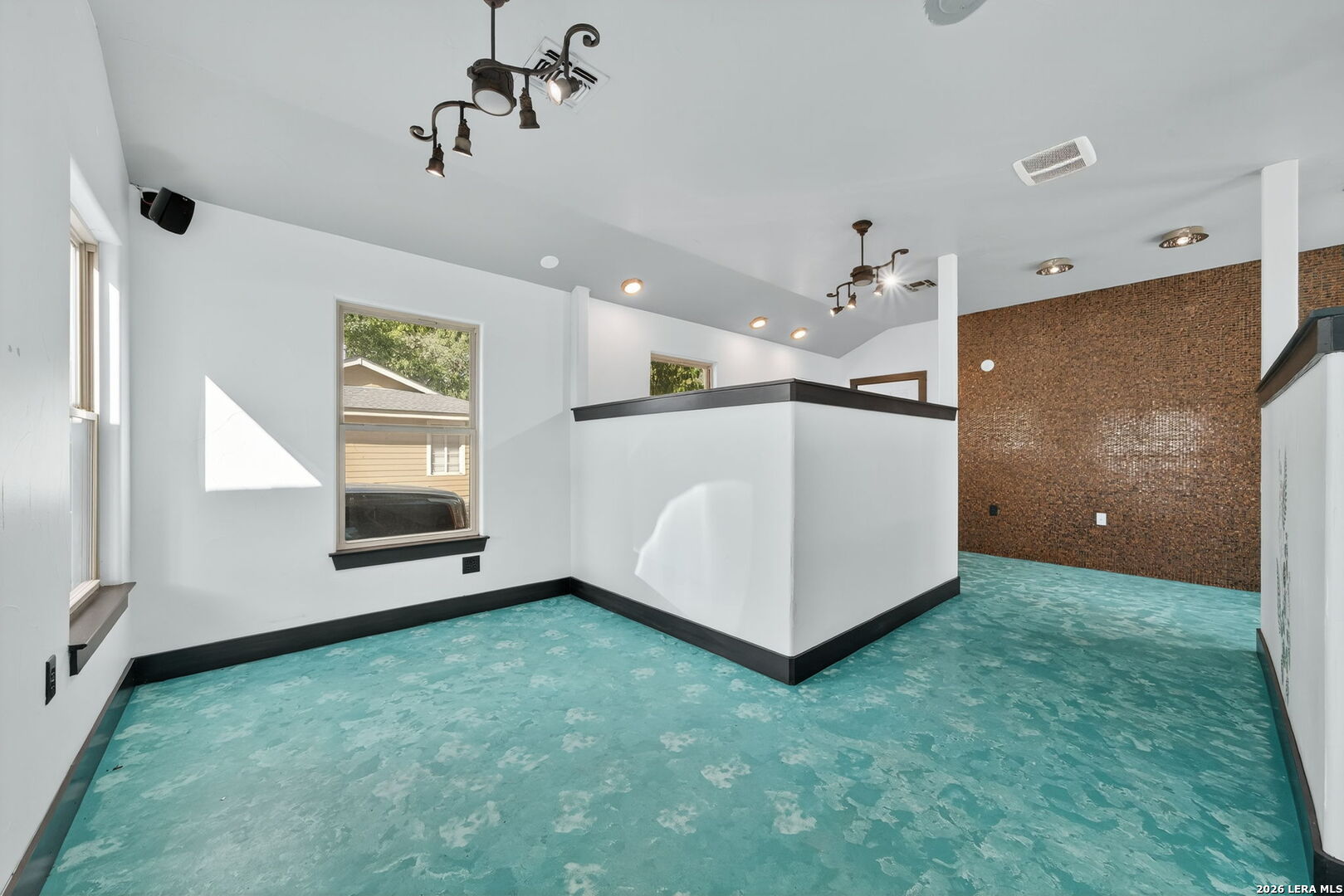 916 E Blanco Road Boerne TX 78006