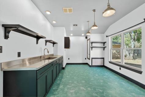 916 E Blanco Road Boerne TX 78006