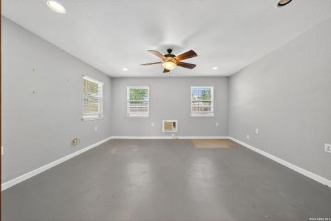 916 E Blanco Road Boerne TX 78006