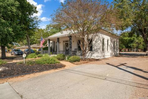 916 E Blanco Road Boerne TX 78006