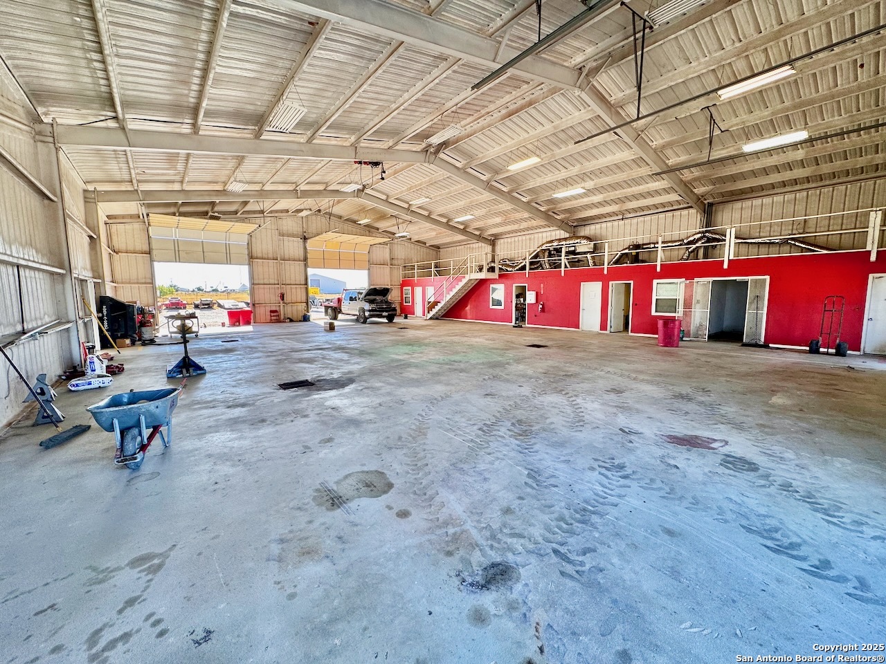 14800 S Ih 35 Dilley TX 78017