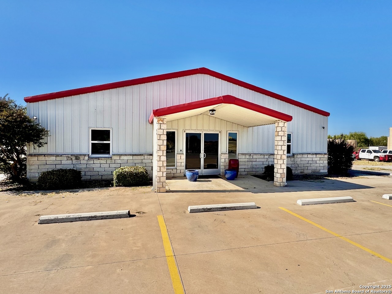 14800 S Ih 35 Dilley TX 78017