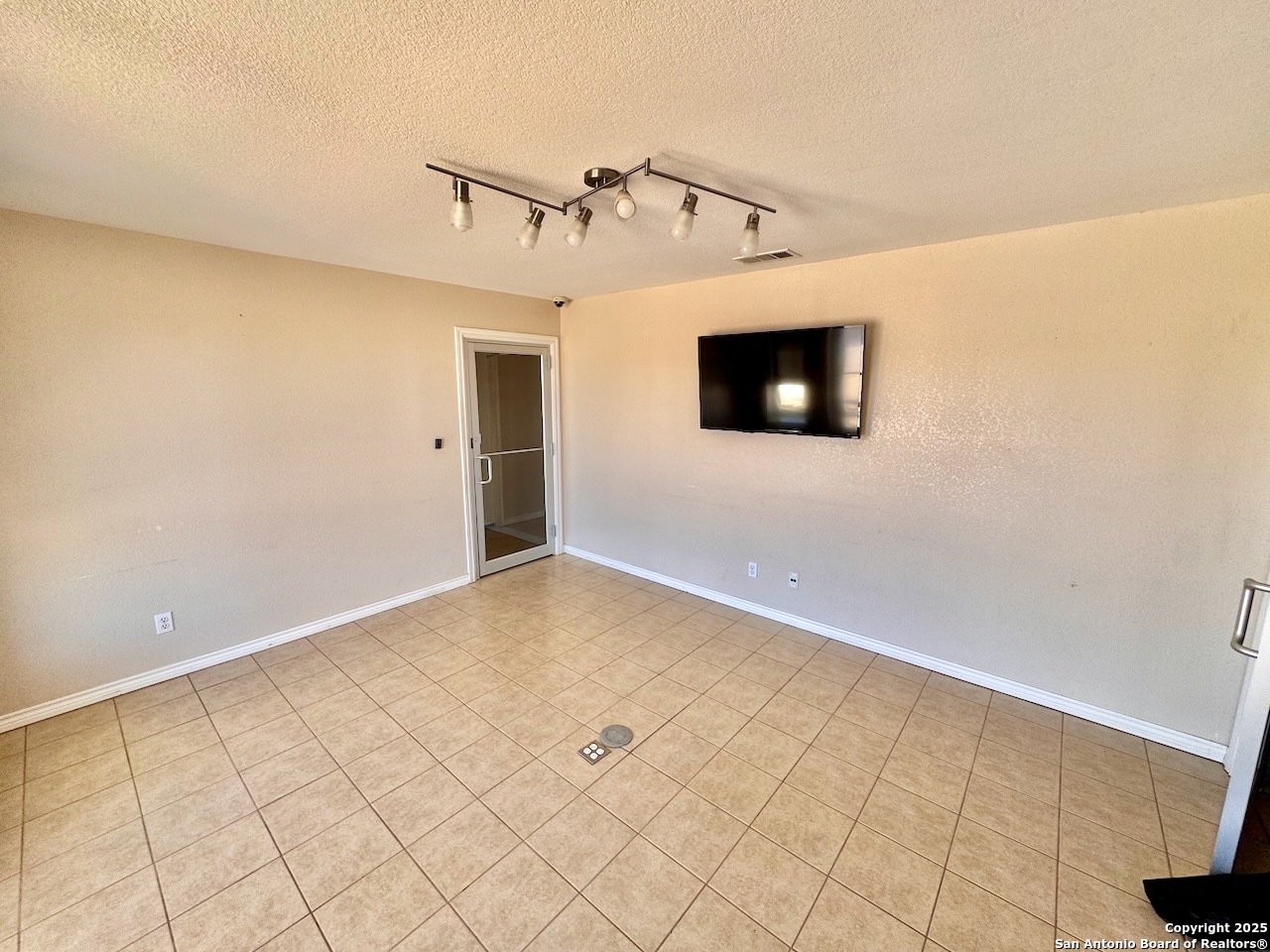 14800 S Ih 35 Dilley TX 78017