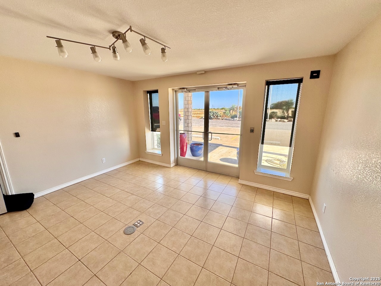 14800 S Ih 35 Dilley TX 78017