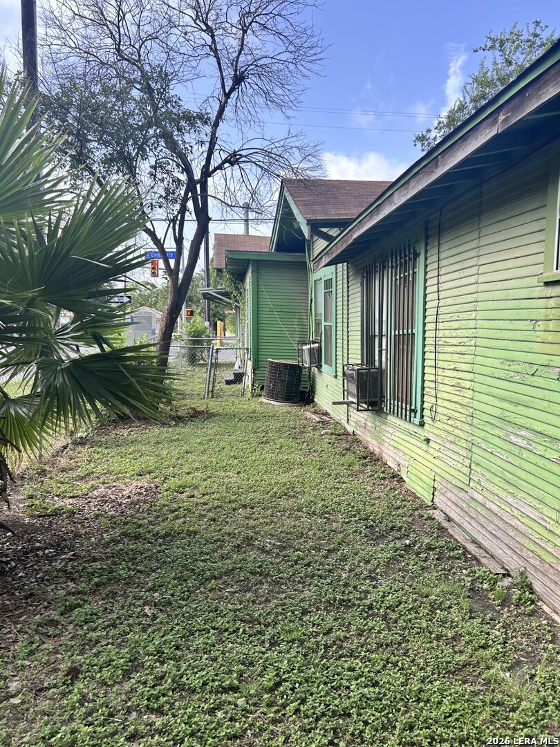 3203 W Commerce Street San Antonio TX 78207