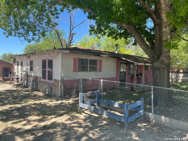 1952 W San Antonio New Braunfels TX 78130