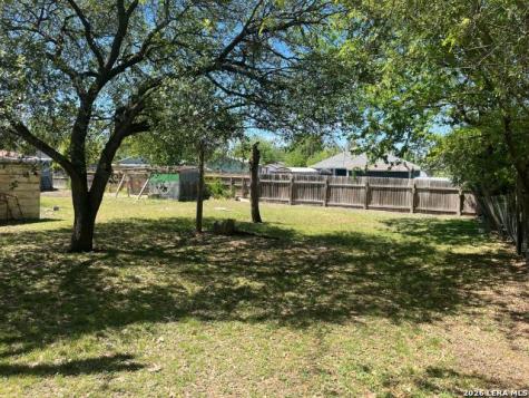 1952 W San Antonio New Braunfels TX 78130