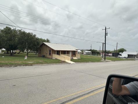 201 W Calvert Avenue Karnes City TX 78118