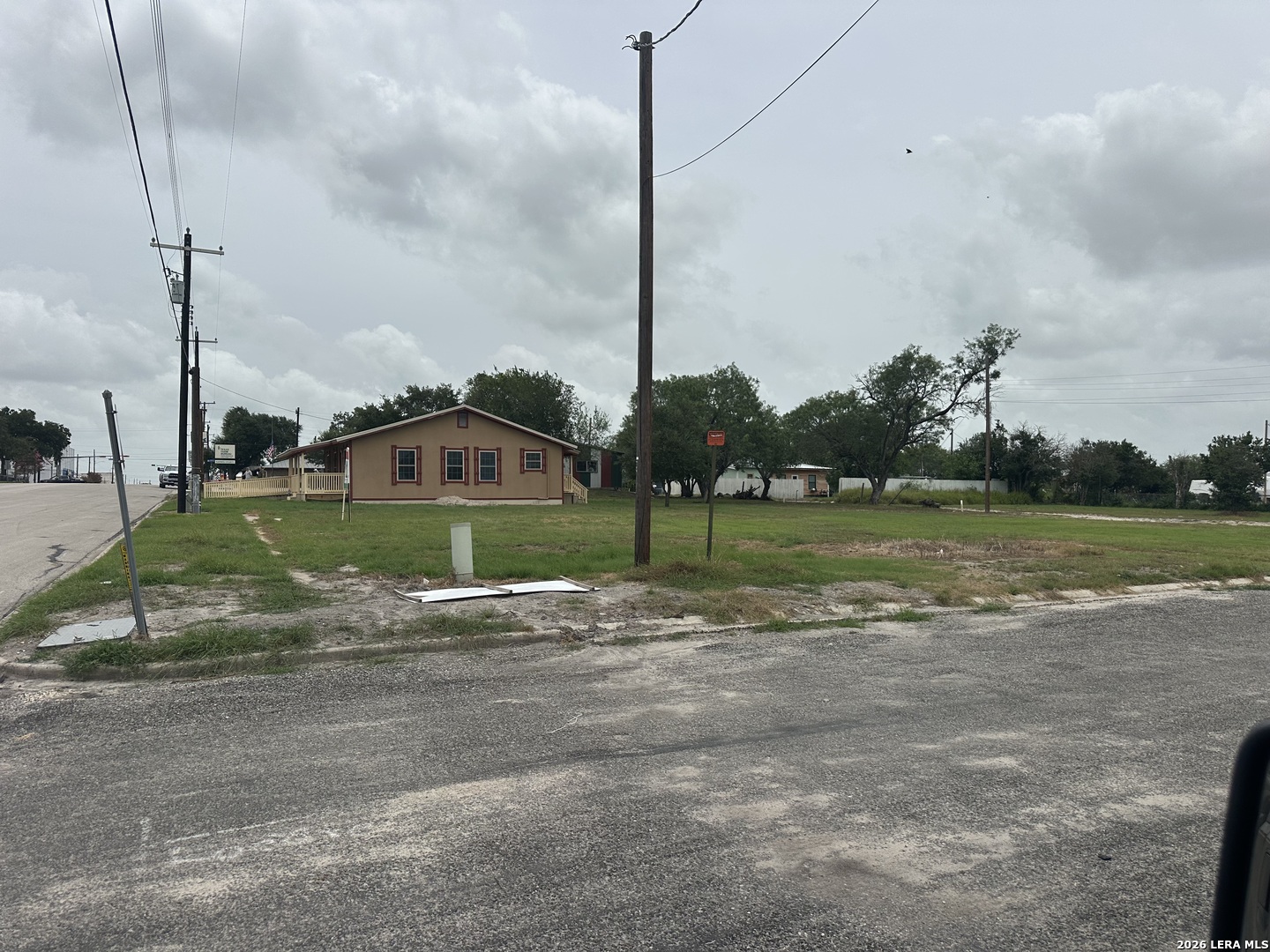 201 W Calvert Avenue Karnes City TX 78118