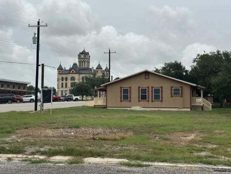 201 W Calvert Avenue Karnes City TX 78118