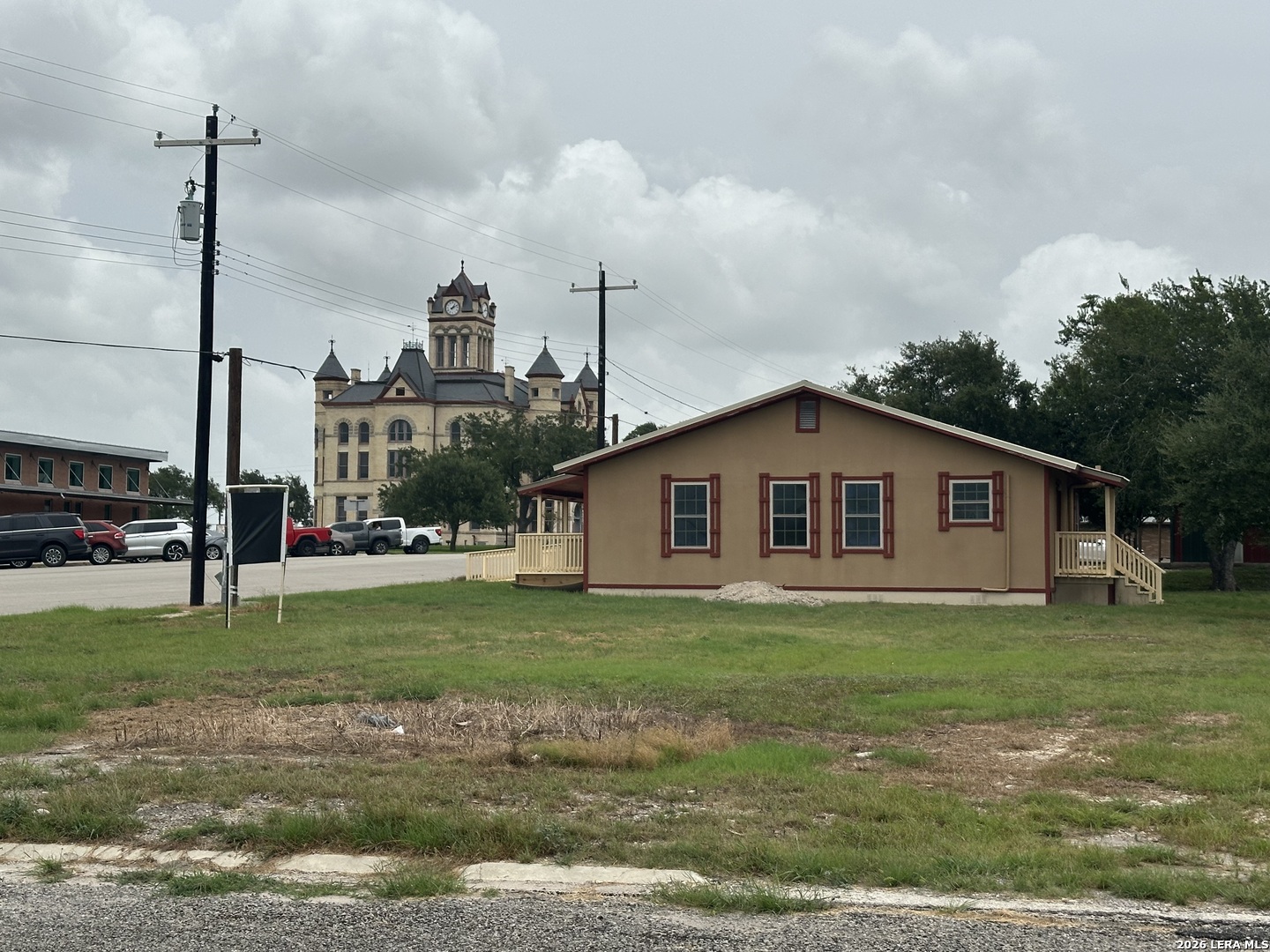 201 W Calvert Avenue Karnes City TX 78118