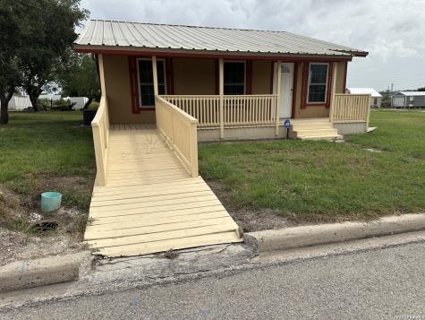 201 W Calvert Avenue Karnes City TX 78118