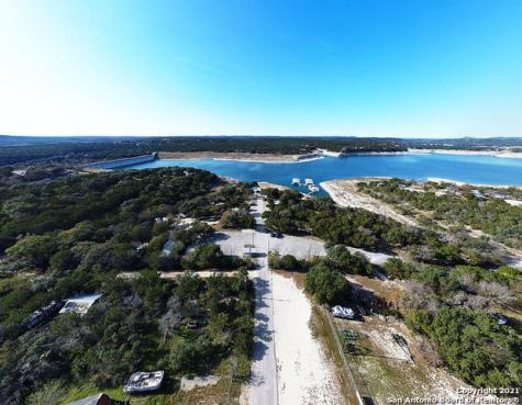 200 County Road 2620 Mico TX 78056