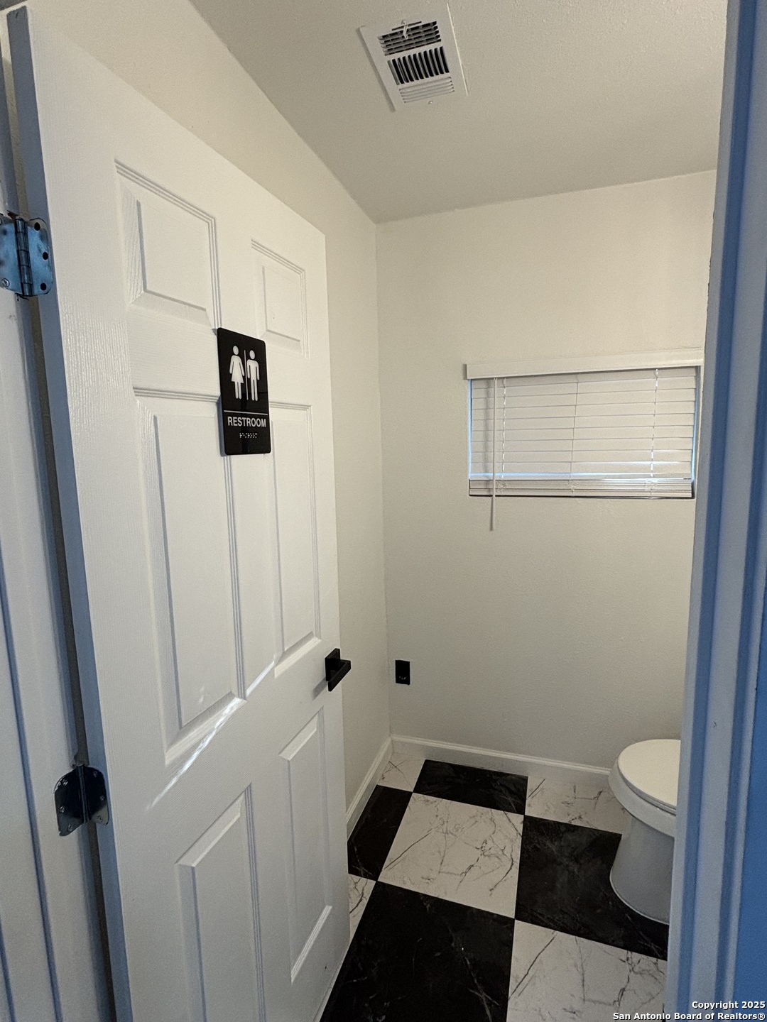 105 Strickland Converse TX 78109