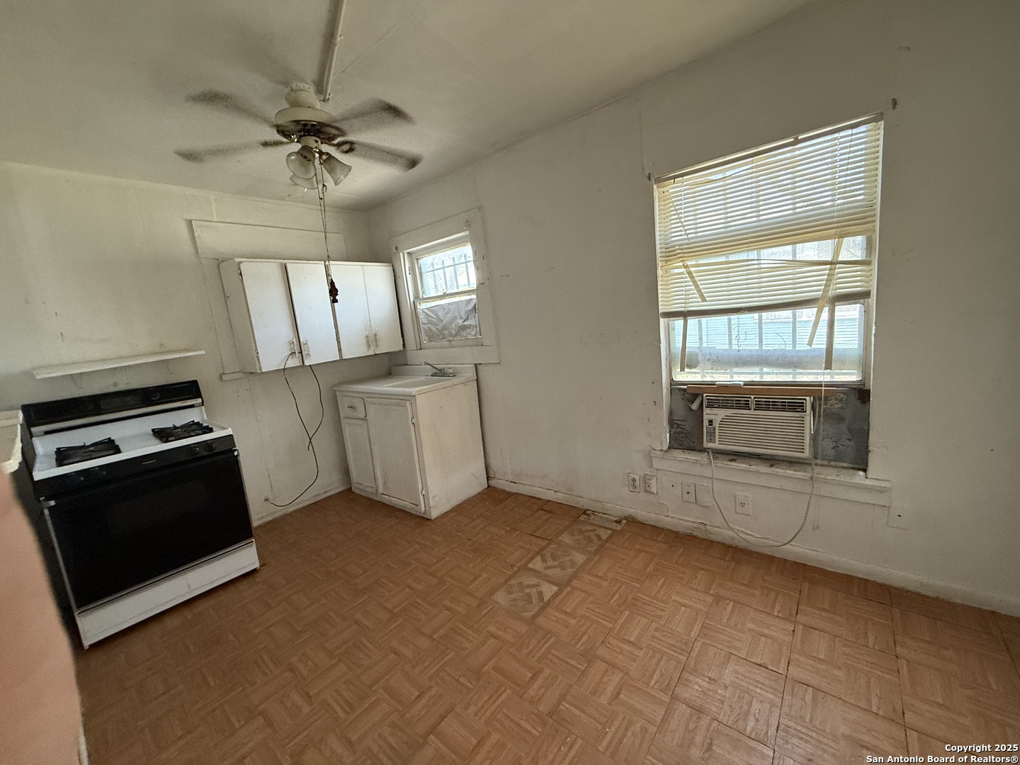 3203 W Commerce San Antonio TX 78207